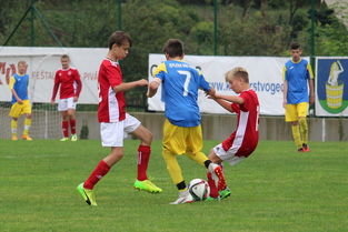 开云体育官方-青年女子足球赛火热进行，未来国脚备受期待，女足青年锦标赛